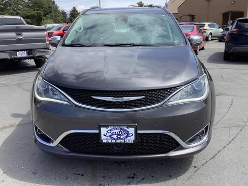 Used 2017 Chrysler Pacifica Limited FWD image 5