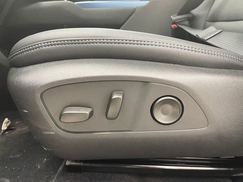 New 2026 Chevrolet Equinox EV LT image 9