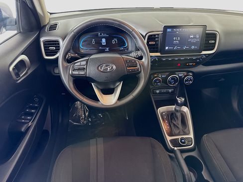 Used 2024 Hyundai Venue SEL image 15