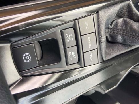 Used 2025 Toyota Camry LE image 23