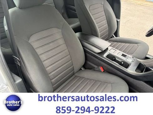 Used 2020 Ford Fusion SE FWD image 40