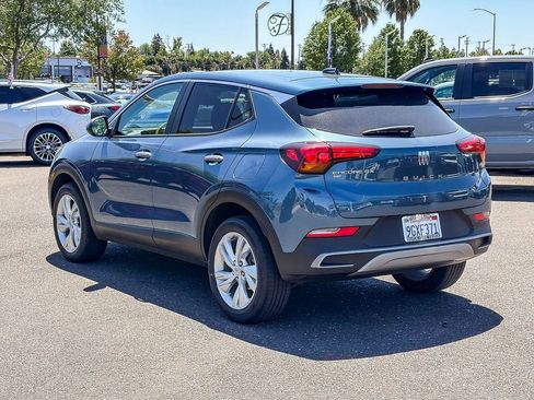 Used 2024 Buick Encore GX Preferred w/ Comfort Package AWD/4WD image 2
