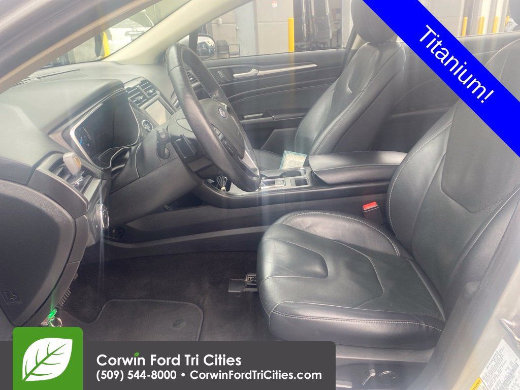 Used 2019 Ford Fusion Titanium AWD/4WD image 6