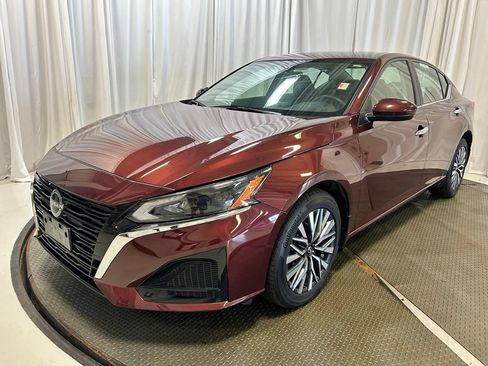 Used 2023 Nissan Altima 2.5 SV AWD/4WD image 23