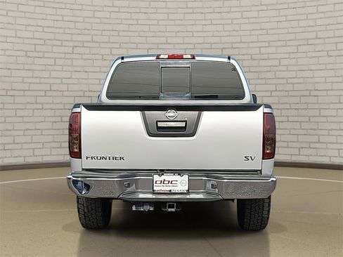 Used 2018 Nissan Frontier SV image 6