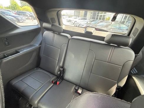 Used 2023 Chevrolet Traverse RS AWD/4WD image 36