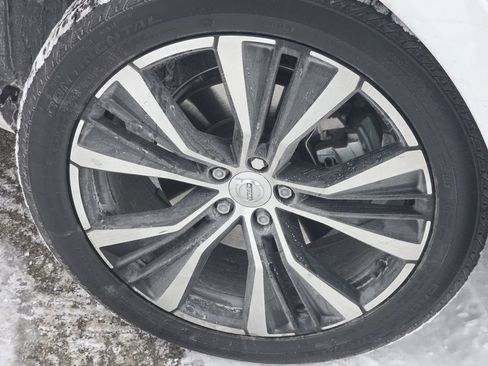 Used 2023 Volvo XC60 B5 Plus w/ Climate Package image 18