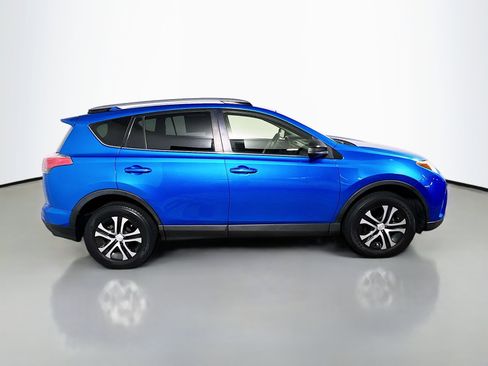 Used 2017 Toyota RAV4 LE image 3