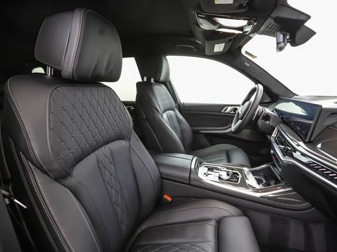 Used 2026 BMW X7 M60i AWD/4WD image 39