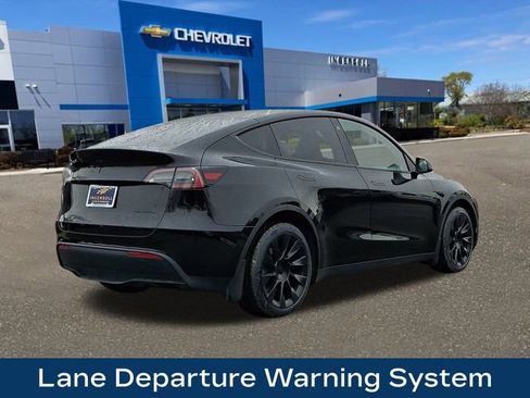 Used 2023 Tesla Model Y Long Range image 9