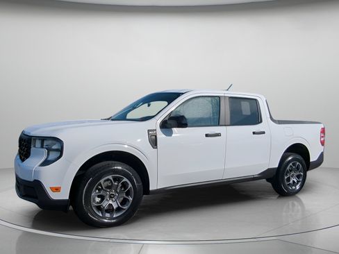 New 2026 Ford Maverick XLT w/ XLT Luxury Package FWD image 10