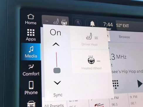 Used 2023 Chrysler Voyager LX image 21