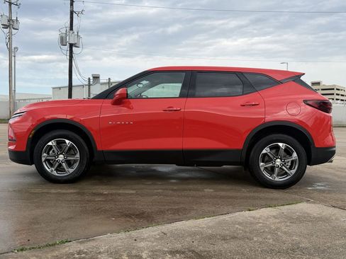 Used 2025 Chevrolet Blazer LT FWD image 6