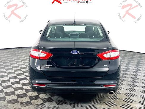 Used 2016 Ford Fusion SE image 6