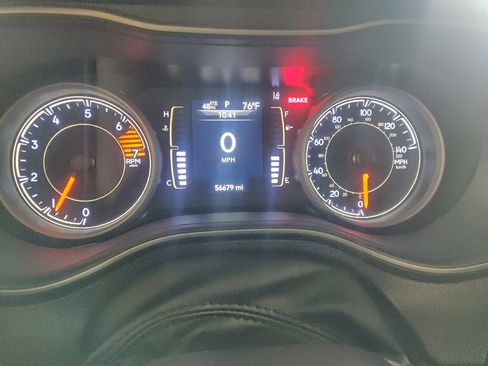 Used 2021 Jeep Cherokee Latitude Plus FWD image 23