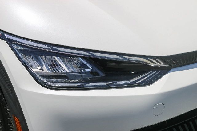 Used 2024 Kia EV6 Light RWD image 6