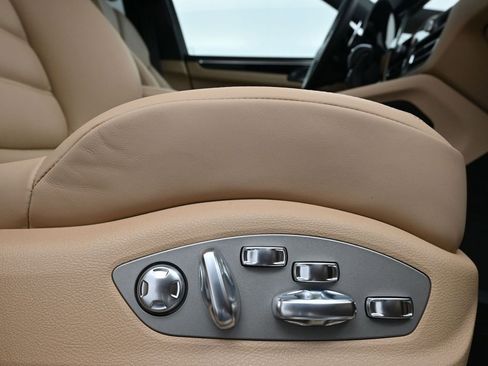 Certified 2026 Porsche Macan S AWD/4WD image 15