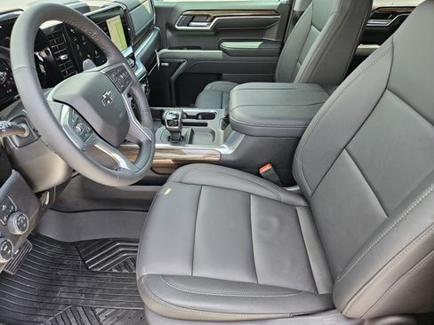 New 2026 Chevrolet Silverado 1500 RST w/ Z71 Off-Road Package AWD/4WD image 9
