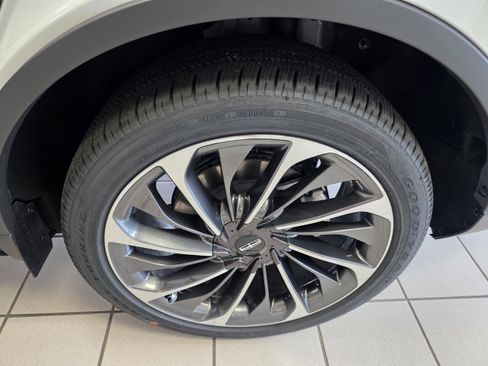 New 2026 Lincoln Aviator Reserve image 24