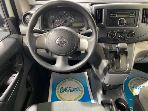 Used 2014 Nissan NV200 S FWD image 9