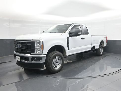 New 2025 Ford F250 XLT w/ FX4 Off-Road Package image 30