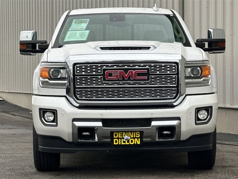 Used 2018 GMC Sierra 2500 Denali w/ Duramax Plus Package image 10