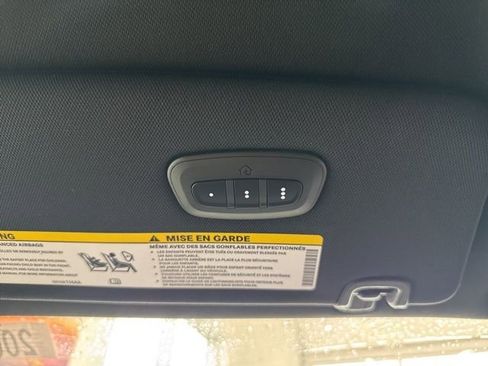 New 2026 Chrysler Pacifica Select AWD/4WD image 35