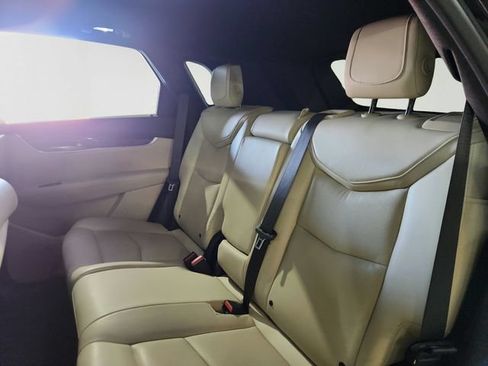 Used 2017 Cadillac XT5 FWD image 18