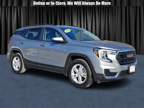 Used 2024 GMC Terrain SLE w/ Driver Convenience Package image 1