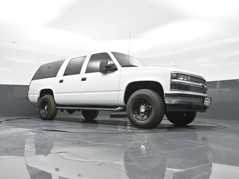 Used 1997 Chevrolet Suburban 2500 w/ Preferred Equipment Group 2 image 25