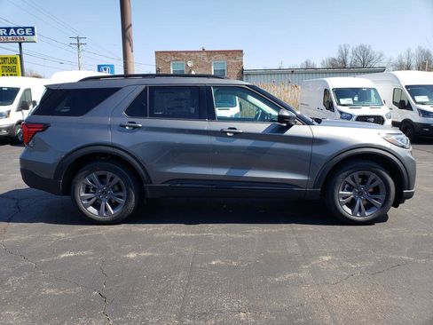 New 2026 Ford Explorer Active image 3