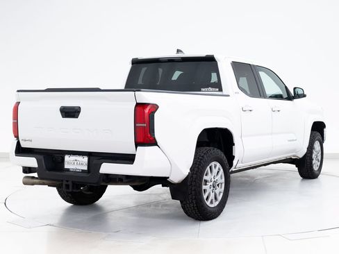 Used 2024 Toyota Tacoma SR5 AWD/4WD image 9
