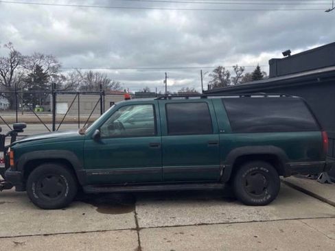 Used 1996 GMC Suburban 4WD image 6