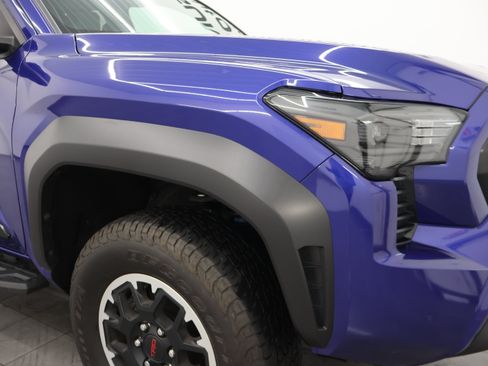 Used 2025 Toyota Tacoma TRD Off-Road w/ TRD Off Road Premium Package AWD/4WD image 39
