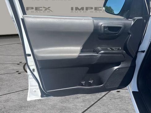 Used 2019 Toyota Tacoma SR AWD/4WD image 20