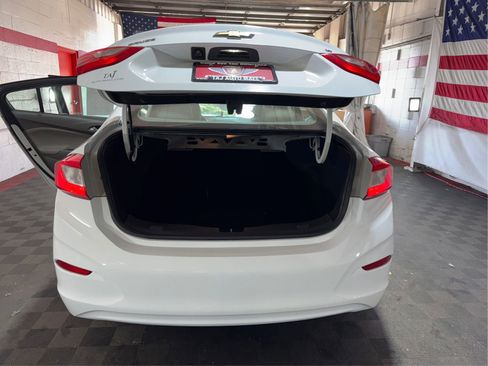 Used 2016 Chevrolet Cruze LT FWD image 11