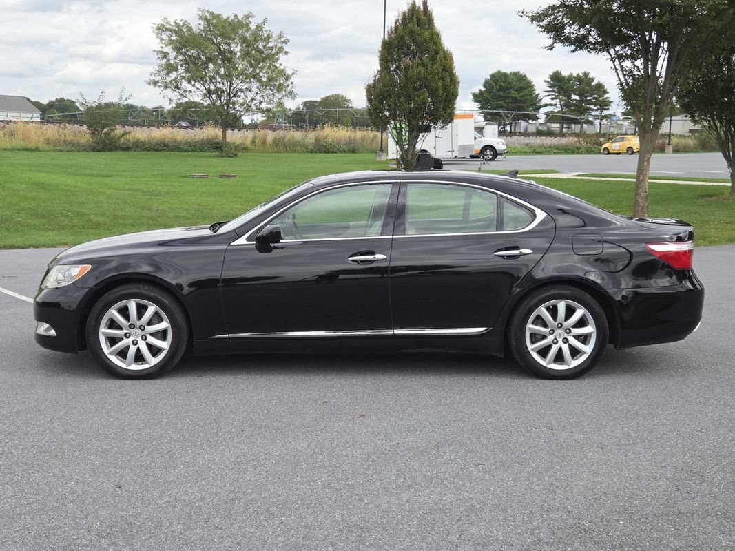 Used 2008 Lexus LS 460 RWD image 4