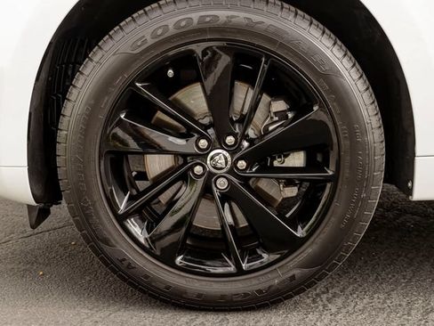 Certified 2025 Jaguar F-PACE R-Dynamic S AWD/4WD image 11