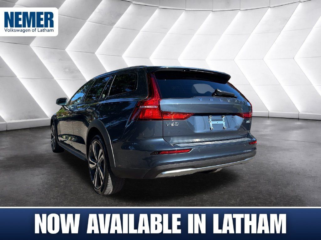 Used 2026 Volvo V60 B5 Cross Country Plus w/ Protection Package Premier AWD/4WD image 2