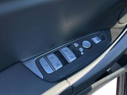 Used 2024 BMW X3 xDrive30i w/ Convenience Package image 16