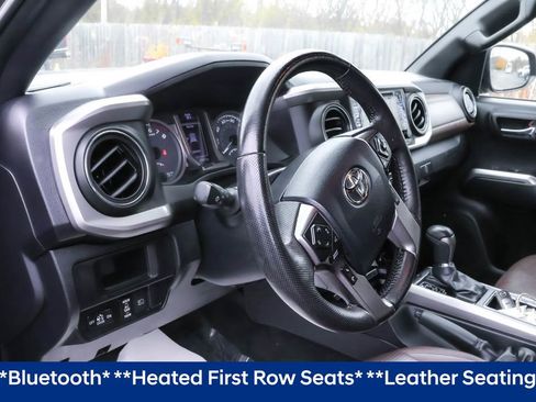 Used 2019 Toyota Tacoma Limited image 4