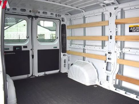 Used 2025 RAM ProMaster 2500 w/ U-Haul Equipment Group FWD image 30