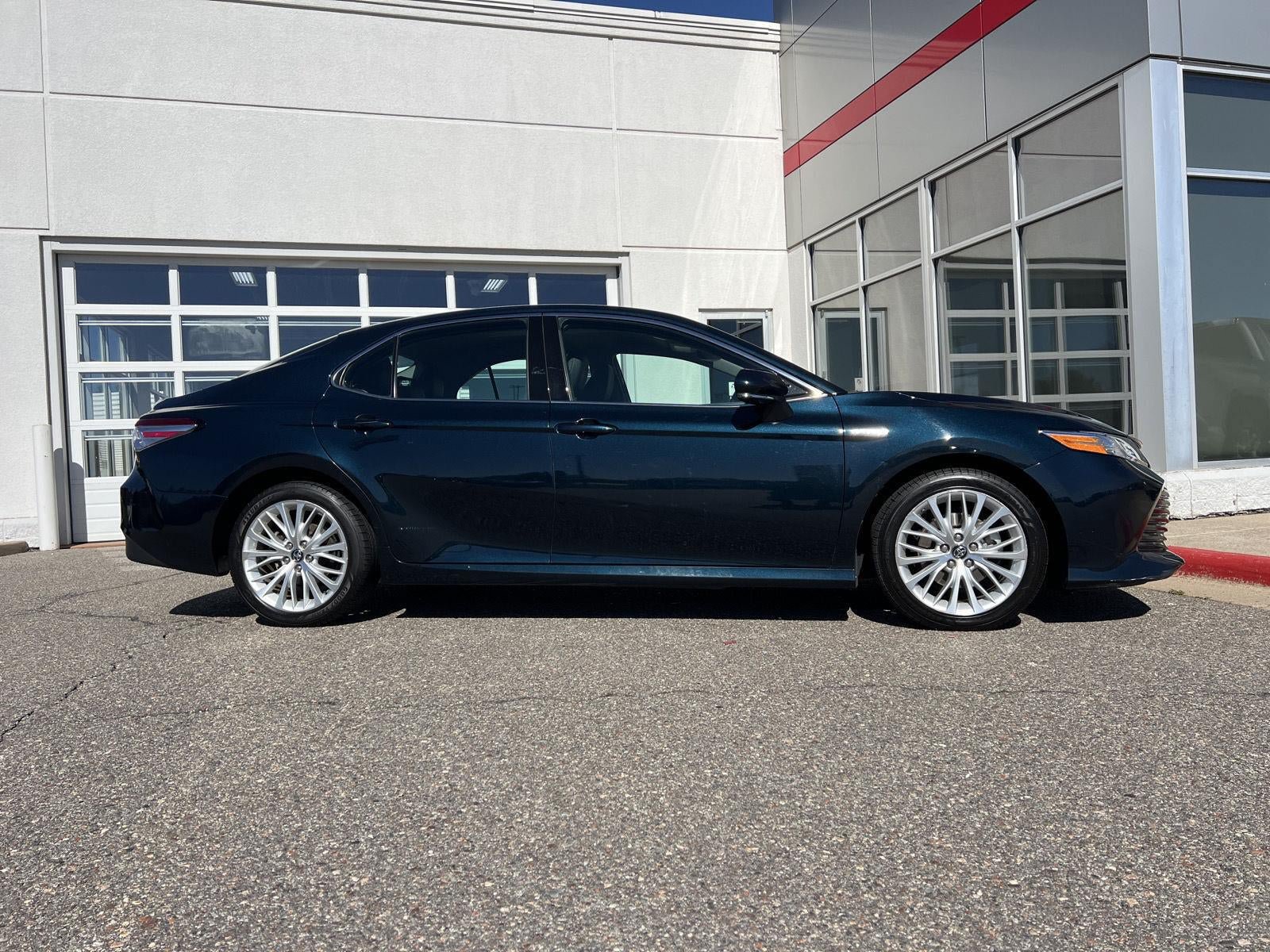 Used 2019 Toyota Camry XLE FWD image 11