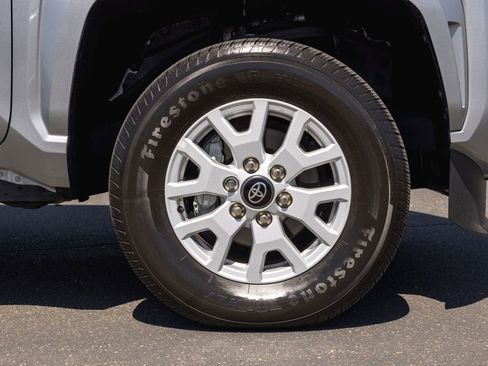 Certified 2024 Toyota Tacoma SR5 AWD/4WD image 4