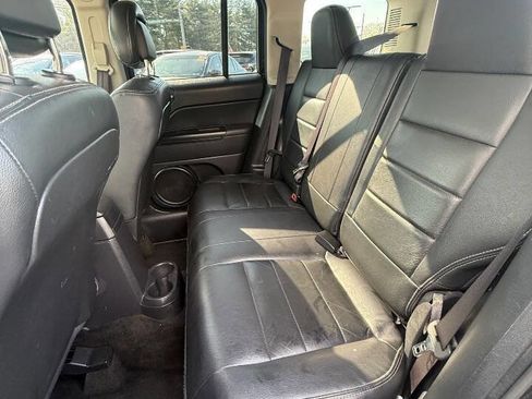 Used 2016 Jeep Patriot High Altitude image 18