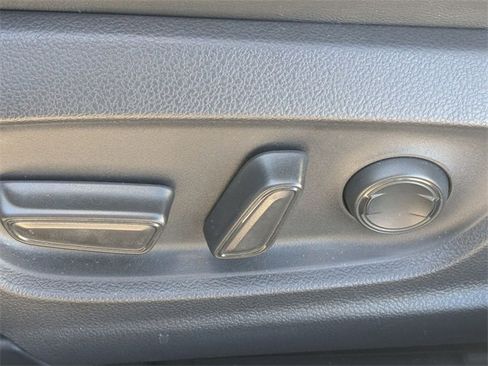 Used 2019 Toyota Prius Limited image 15