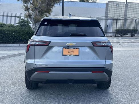 Used 2025 Chevrolet Equinox LT FWD image 4