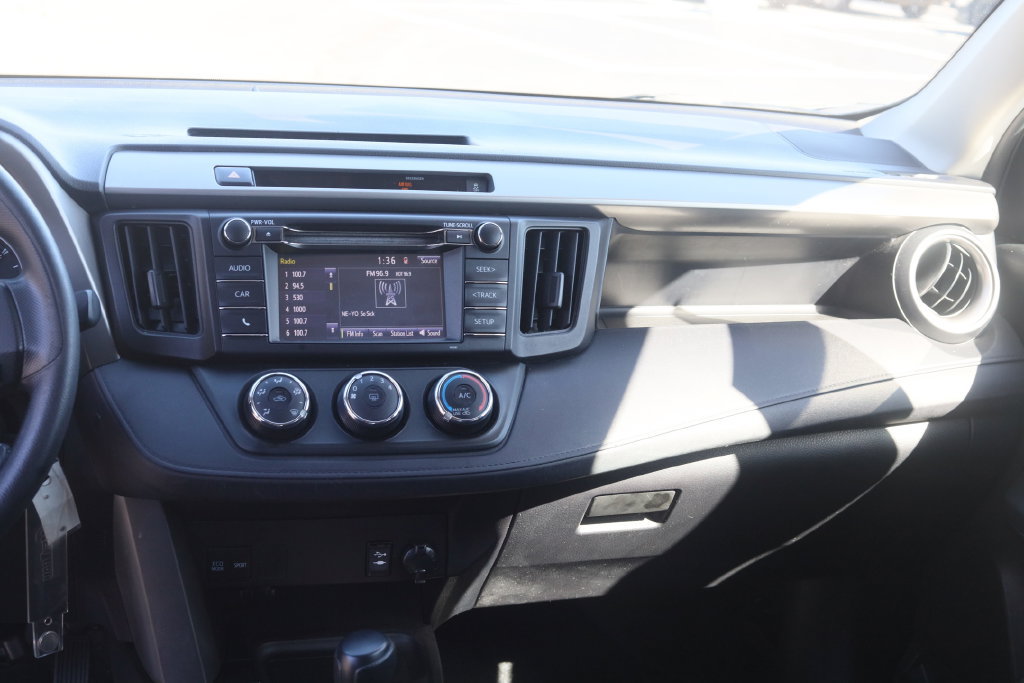 Used 2016 Toyota RAV4 LE AWD/4WD image 23
