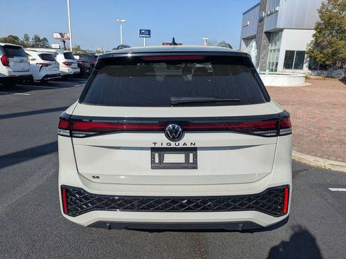 New 2026 Volkswagen Tiguan SE R-Line FWD image 6