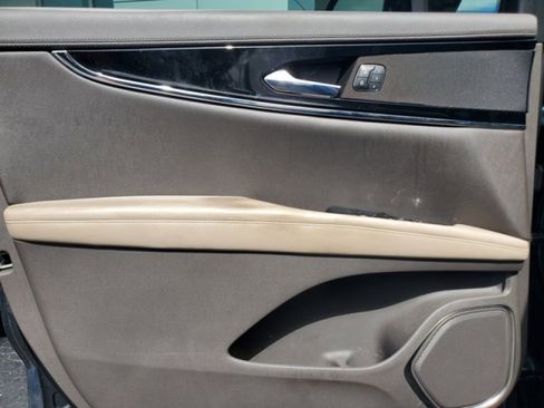 Used 2022 Lincoln Nautilus Reserve image 14